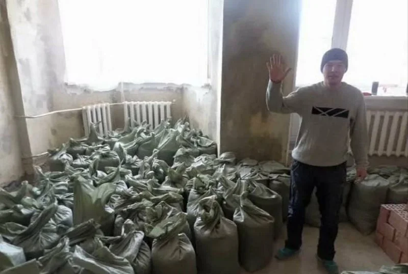 Грузчики и разнорабочие 35